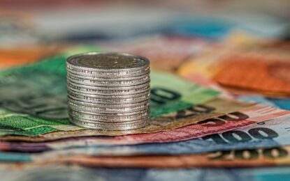 Australian Dollar Gains Ground On Hawkish RBA, Nonfarm Payrolls Awaited